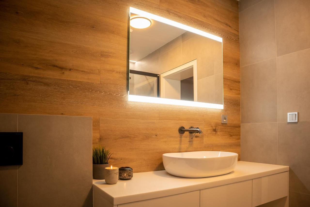 Hillside No. 18 Apartment โลชนา โปด กลิโนฟเซม ภายนอก รูปภาพ