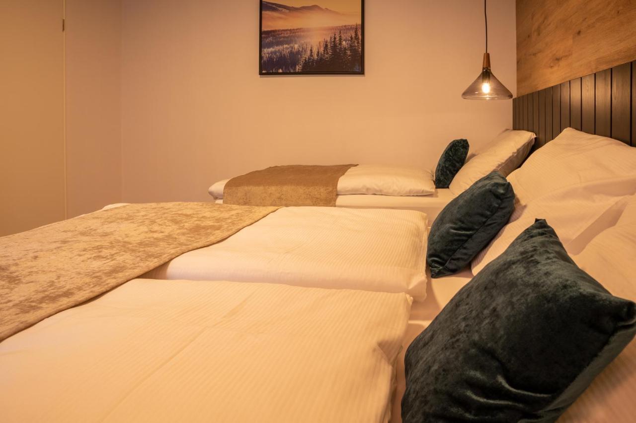Hillside No. 18 Apartment โลชนา โปด กลิโนฟเซม ภายนอก รูปภาพ